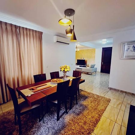 Bertha'S Court D-Plus Apartments Dzorwulu Bagian luar foto