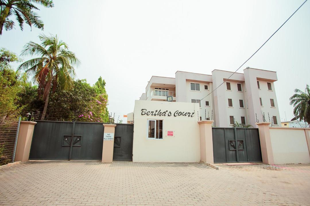 Bertha'S Court D-Plus Apartments Dzorwulu Bagian luar foto
