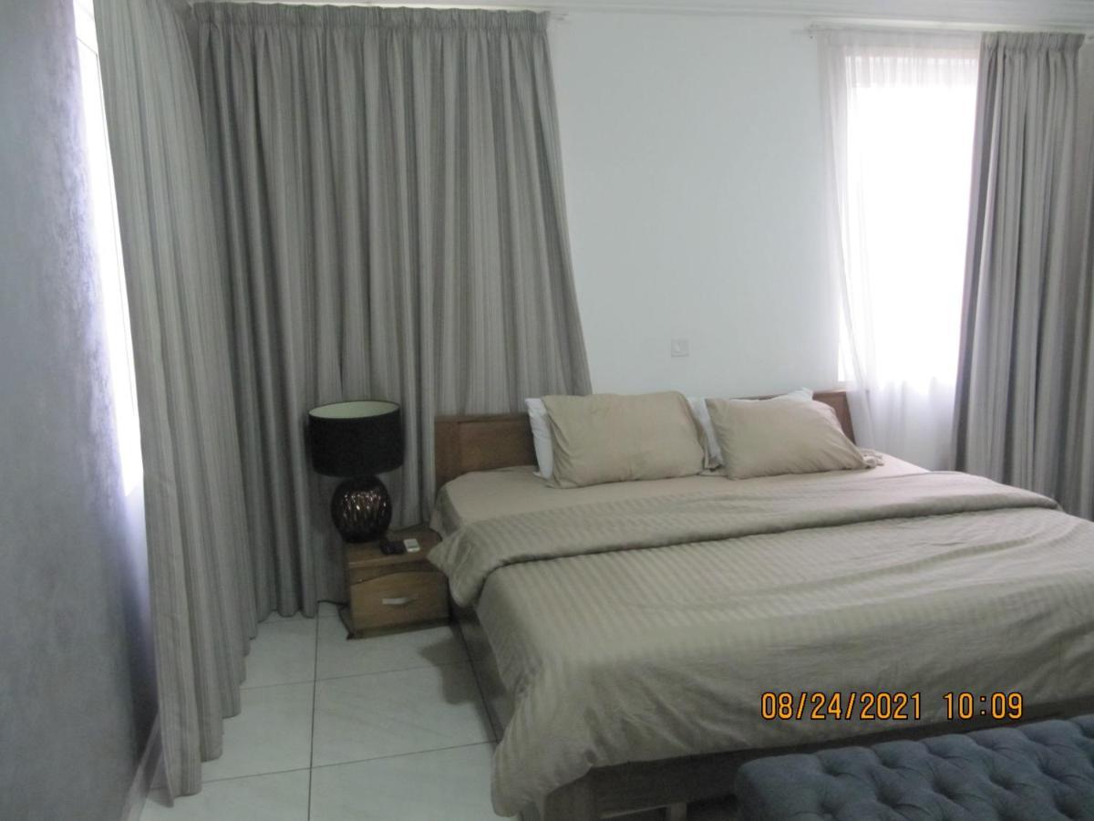 Bertha'S Court D-Plus Apartments Dzorwulu Bagian luar foto