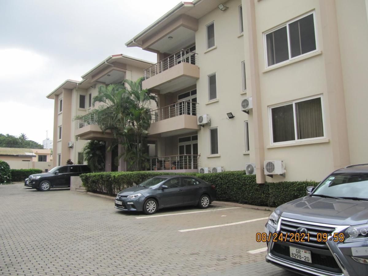 Bertha'S Court D-Plus Apartments Dzorwulu Bagian luar foto