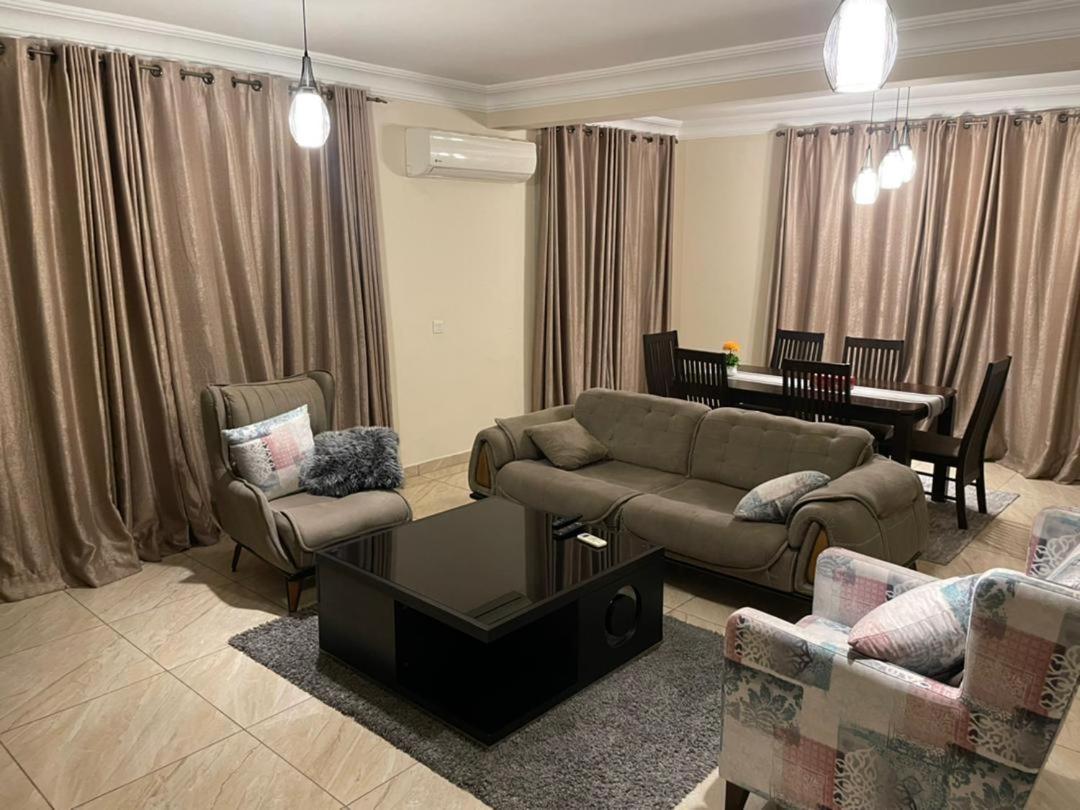 Bertha'S Court D-Plus Apartments Dzorwulu Bagian luar foto