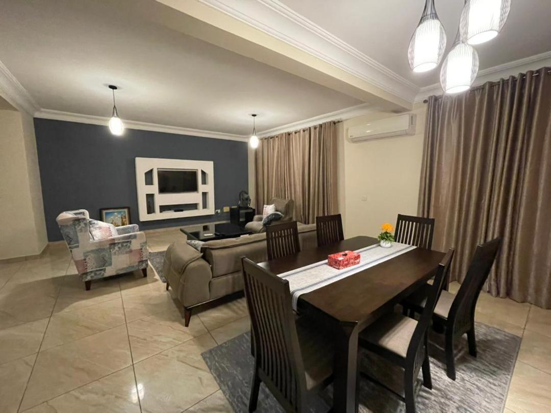 Bertha'S Court D-Plus Apartments Dzorwulu Bagian luar foto