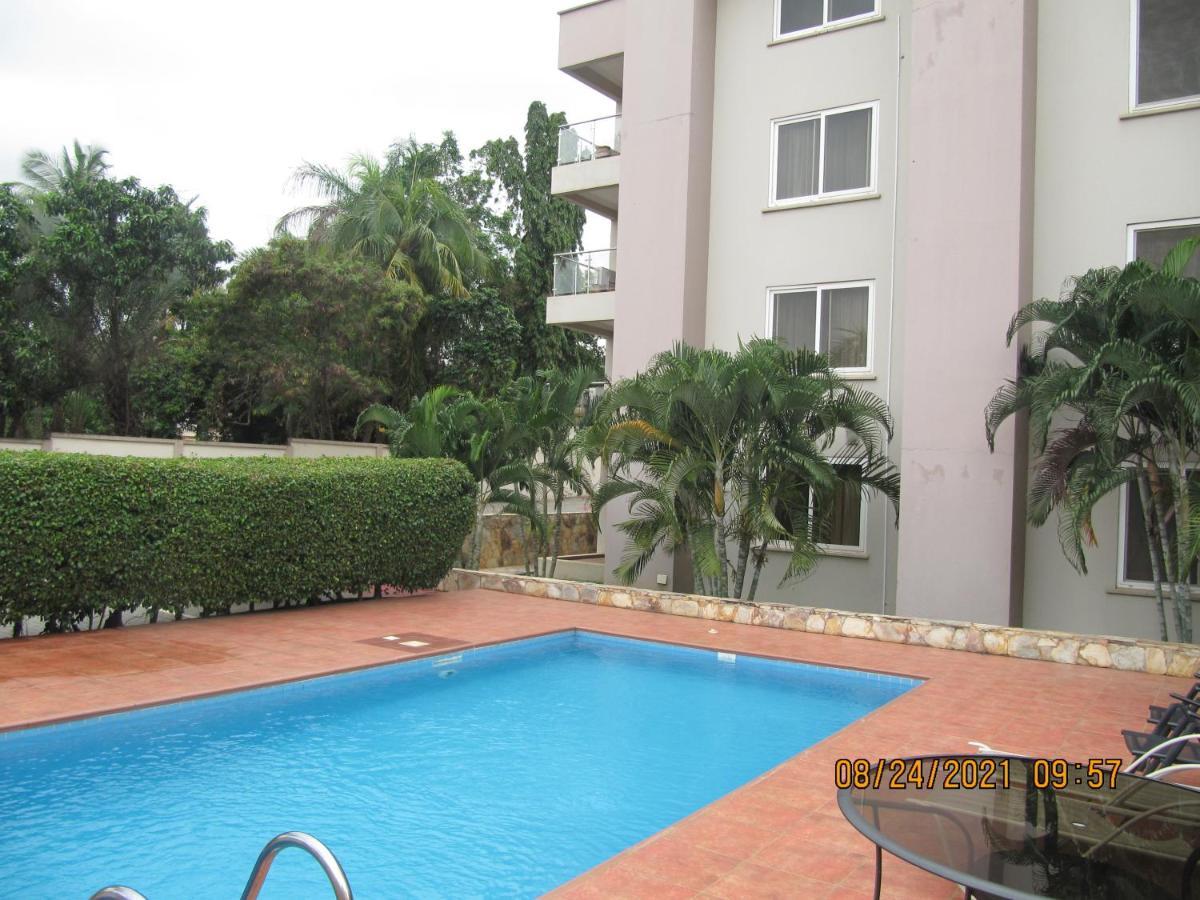 Bertha'S Court D-Plus Apartments Dzorwulu Bagian luar foto