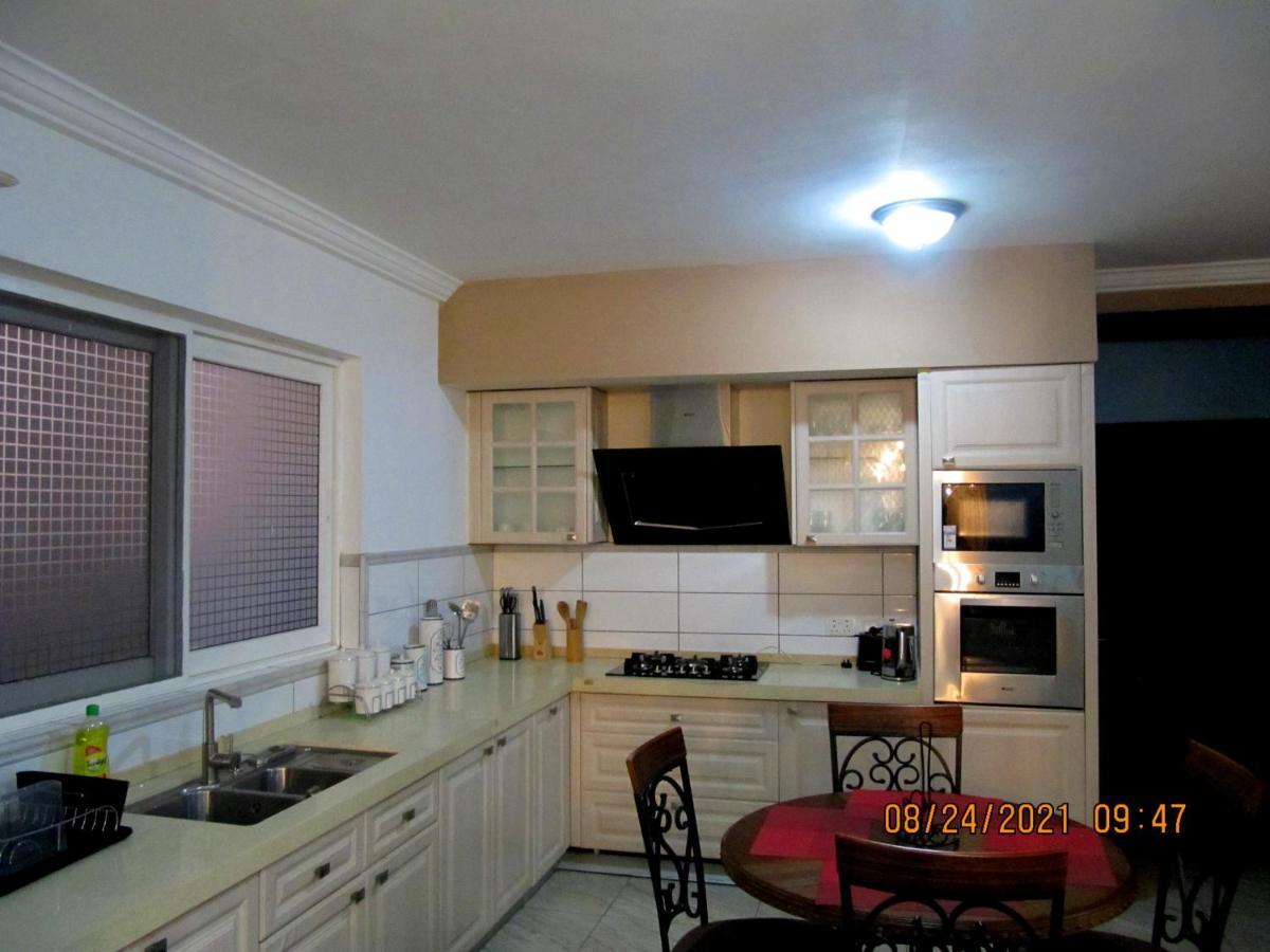 Bertha'S Court D-Plus Apartments Dzorwulu Bagian luar foto