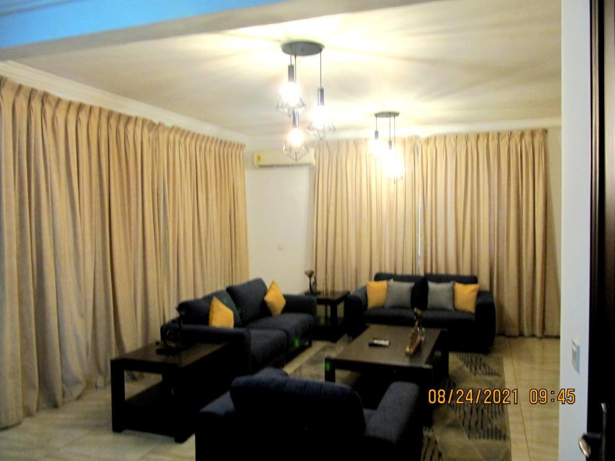 Bertha'S Court D-Plus Apartments Dzorwulu Bagian luar foto