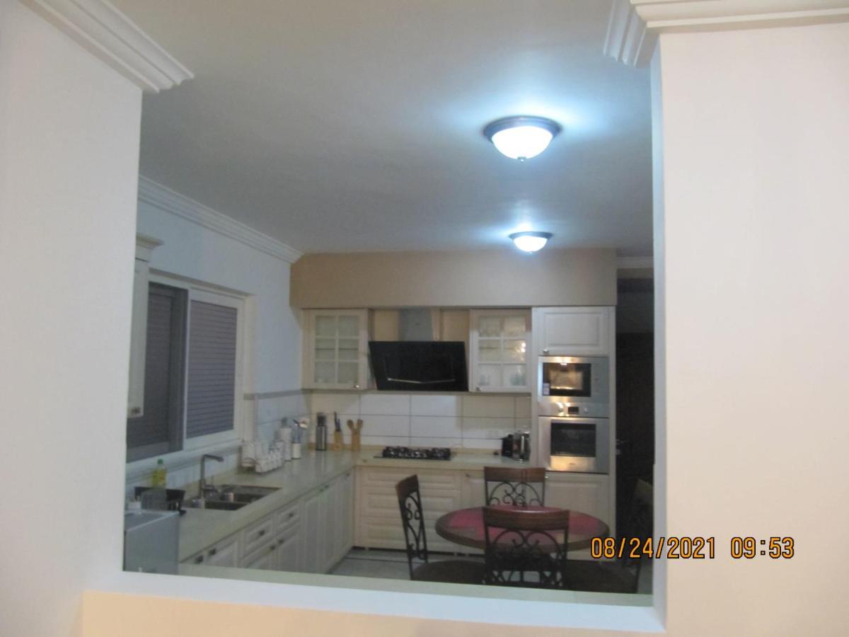 Bertha'S Court D-Plus Apartments Dzorwulu Bagian luar foto